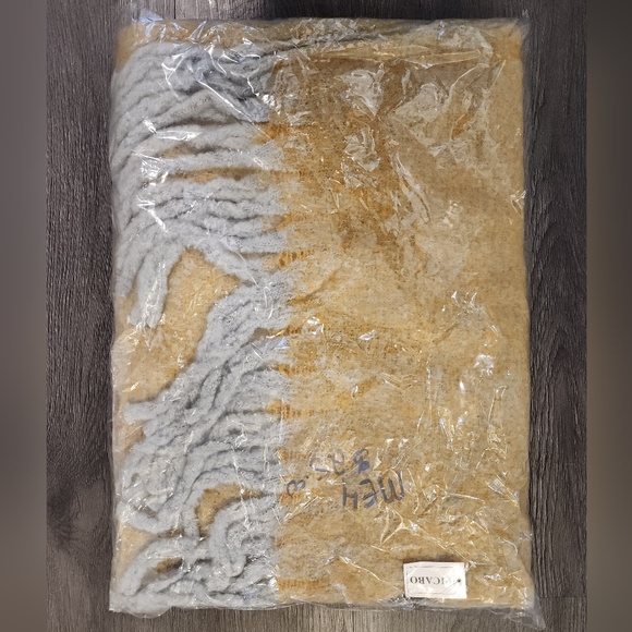 Beautiful long Scarf/Shawl by Picabo - Picture 5 of 5